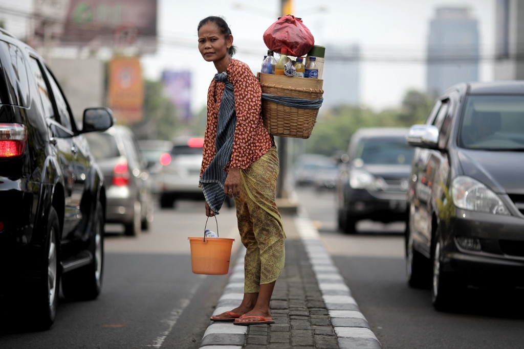 LIfe can be tough for informatl workers in Indonesia - World Bank alatas-wai-poi-1 resize
